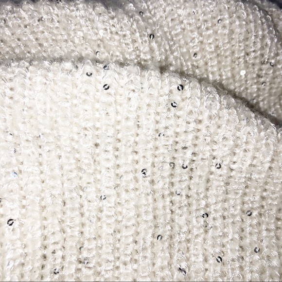 H&M Sparkle Infinity Scarf - Picture 5 of 7